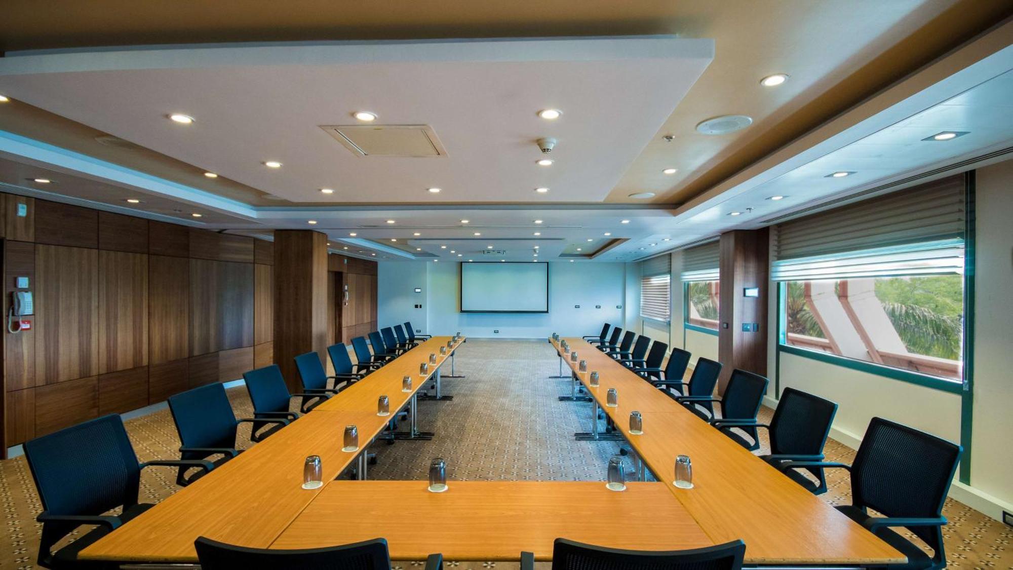 Transcorp Hilton Abuja Hotel Екстериор снимка