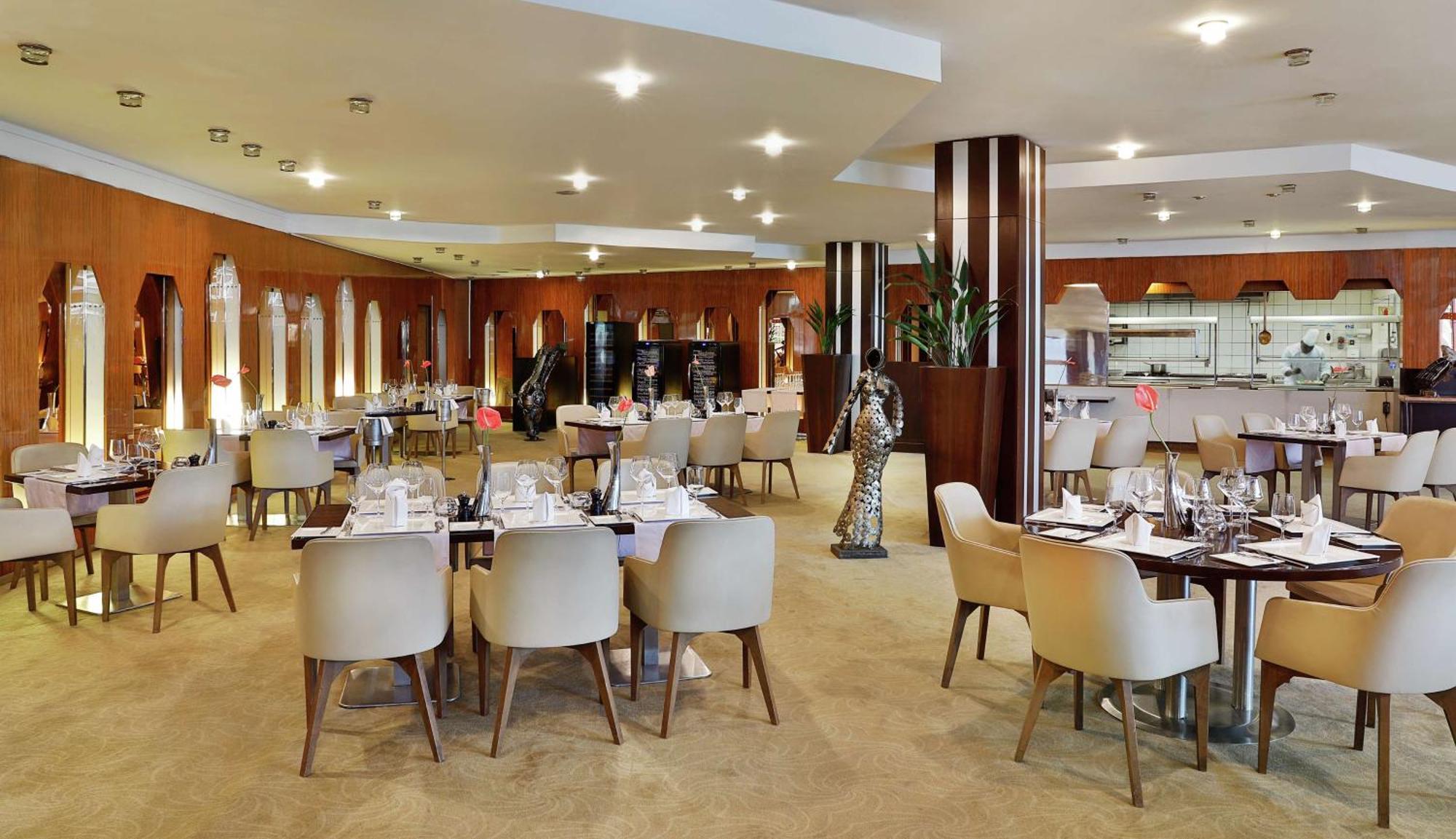 Transcorp Hilton Abuja Hotel Екстериор снимка