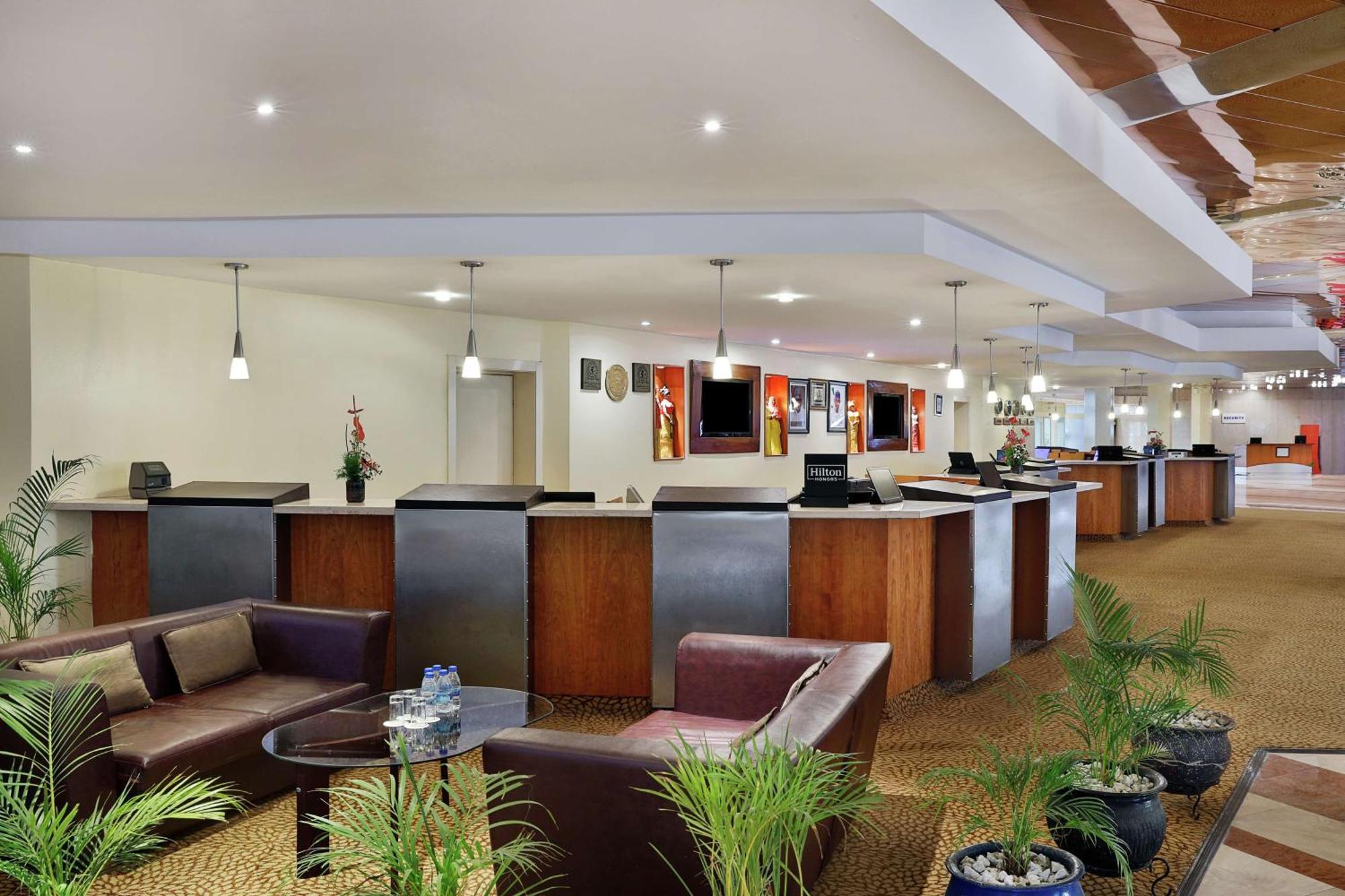 Transcorp Hilton Abuja Hotel Екстериор снимка